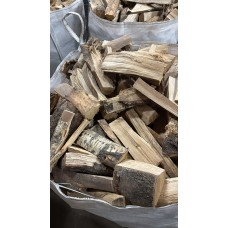 Kaltēta jaukta malka beramkubos Kaltēta jaukta malka beramkubos